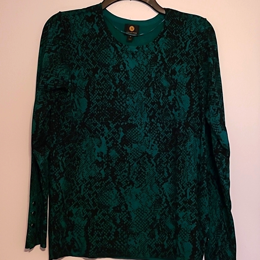 JM Collection emerald green & black sweater with button accent sleeves Sz M